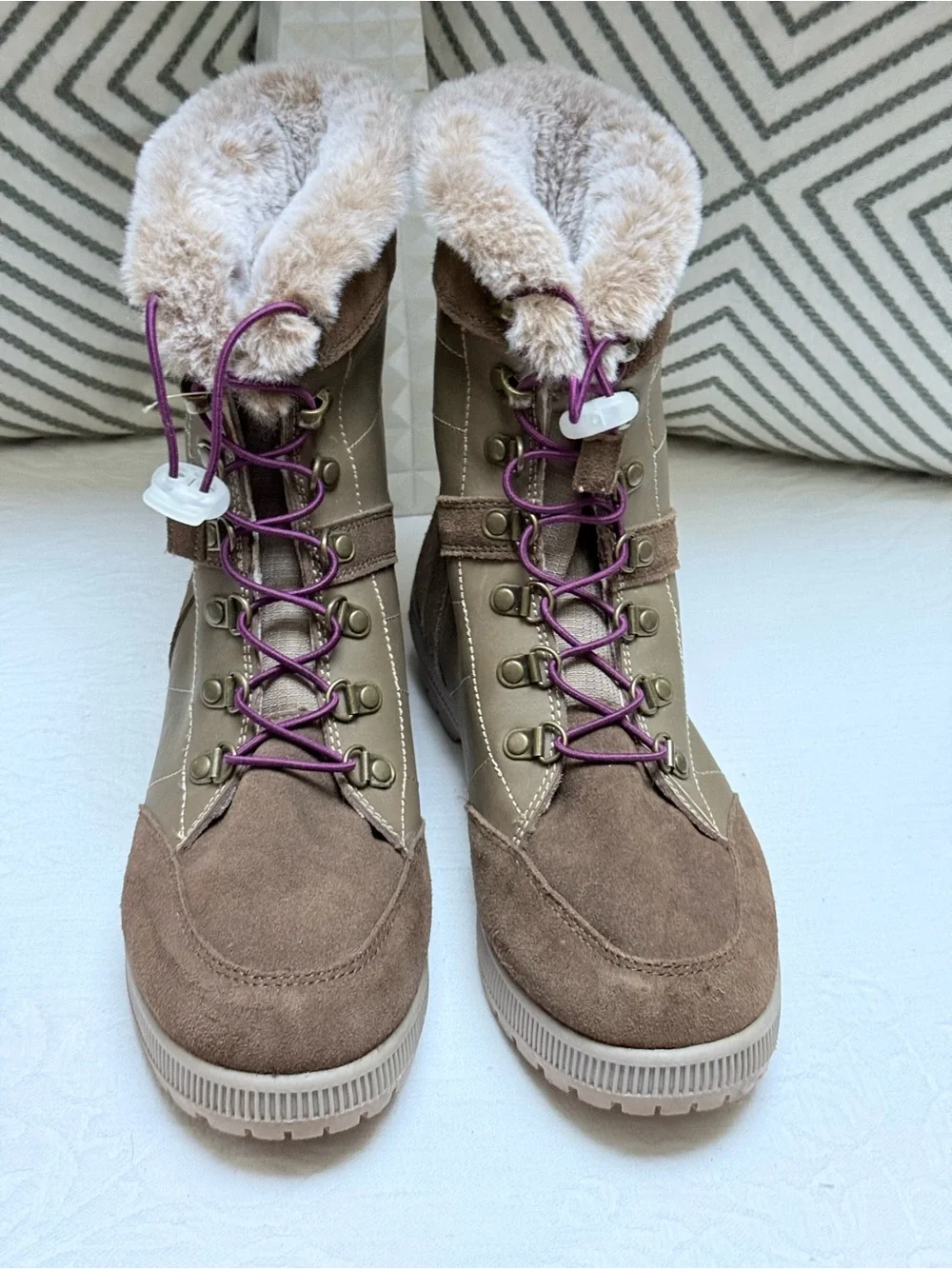 Khombu Brown Faux-Fur Lined Winter Boots with Purple Laces